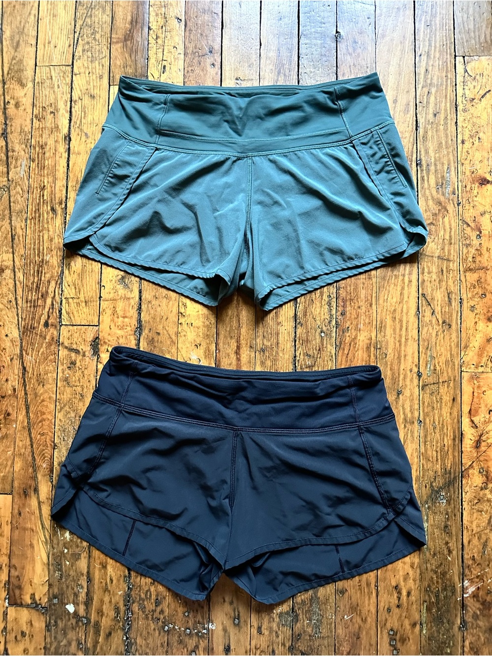 LULULEMON SPEED UP HIGH RISE SHORT 2.5” - SIZE 6 - 2 PAIRS OLIVE GREEN & BLACK